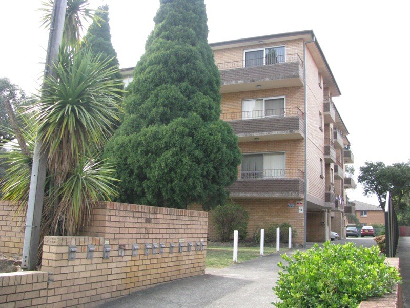 2/17 Blaxcell Street, Granville NSW 2142