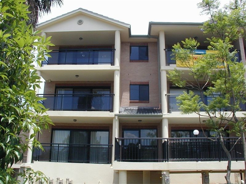 13/8-12  Alexandra Avenue, Westmead NSW 2145