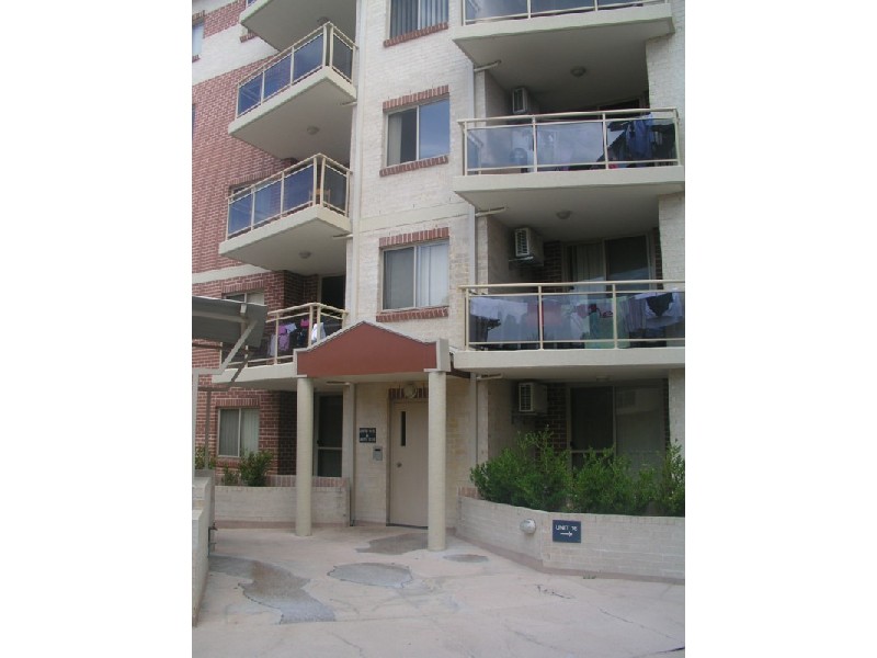 28/2  Wentworth Ave, Toongabbie NSW 2146