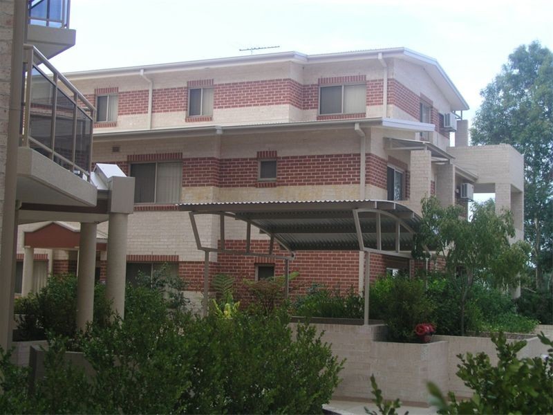 19/2  Wentworth Ave, Toongabbie NSW 2146