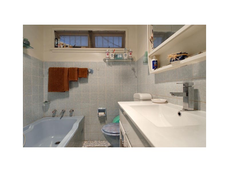 27  Montgomery Avenue, Granville NSW 2142