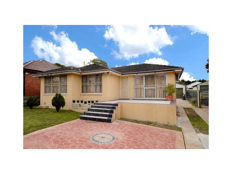 27 Montgomery Avenue, Granville NSW 2142