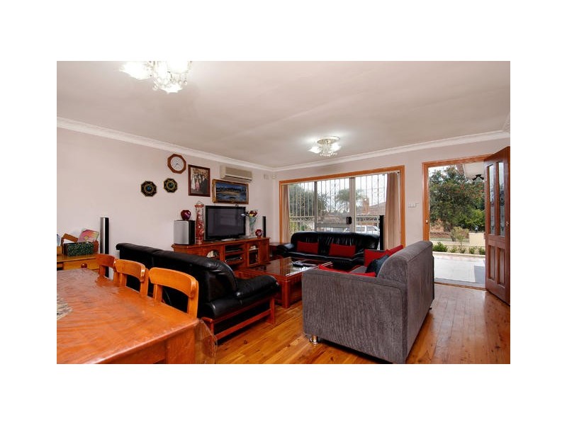 27 Montgomery Avenue, Granville NSW 2142