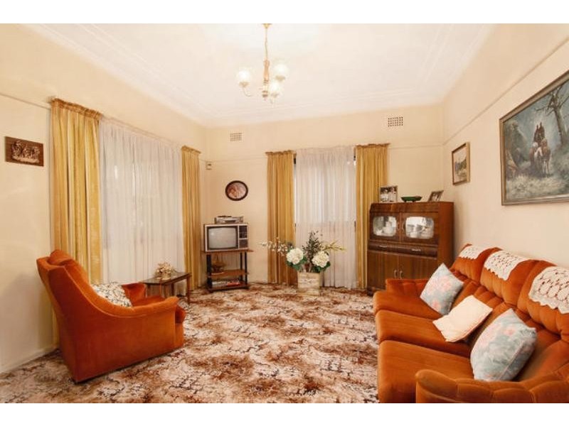 9  Hinchen, Guildford NSW 2161