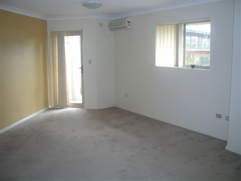 6/2  Wenworth ave, Toongabbie NSW 2146