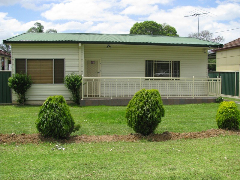 1/27  Garnett, Merrylands NSW 2160