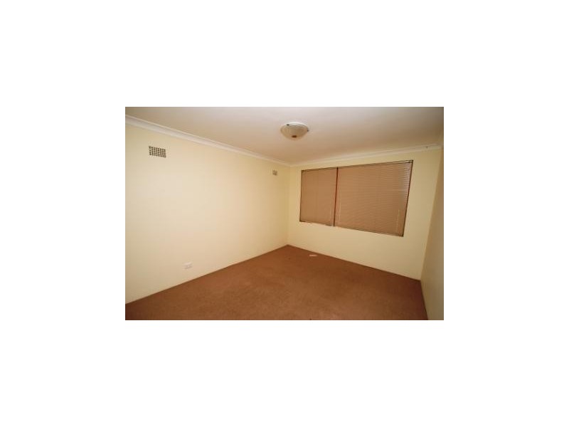 Level gard 2/1-9  Gray Crescent, Eastlakes NSW 2018