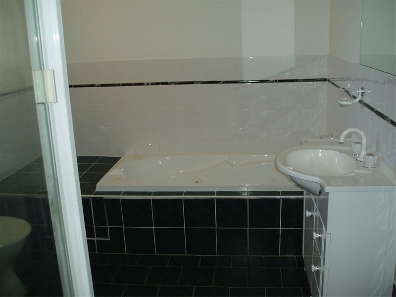 2/11  Ellis Street, Merrylands NSW 2160