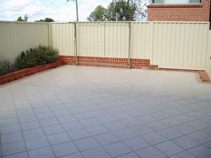 1/102-106  Lackey Street, Merrylands NSW 2160