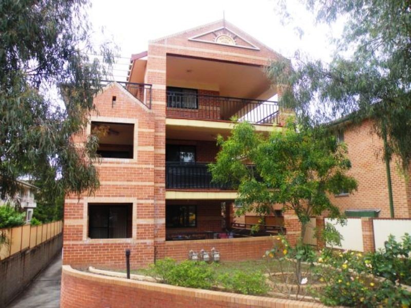 2/52 Harris Street, Harris Park NSW 2150