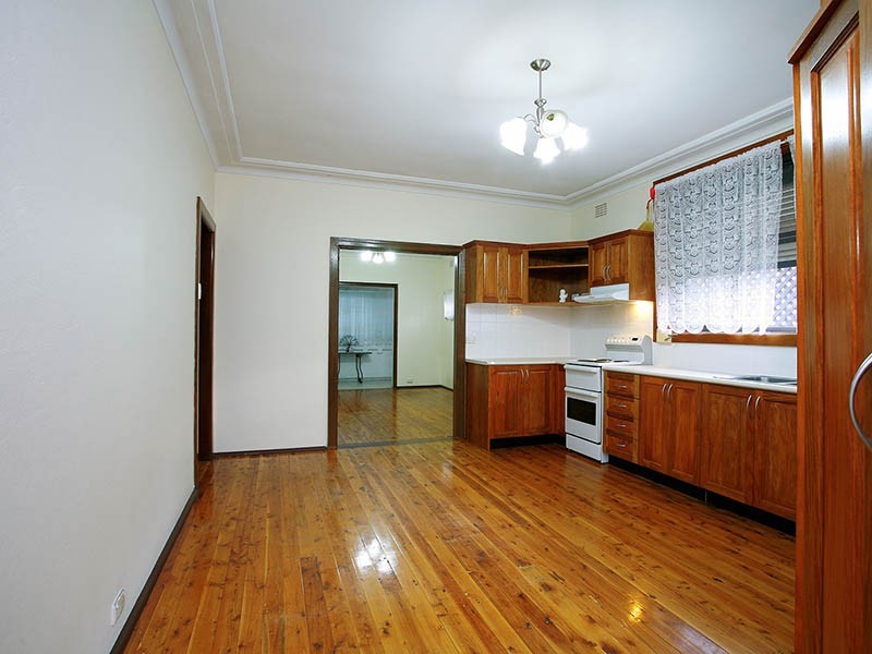 13 Beamish Road, Northmead NSW 2152