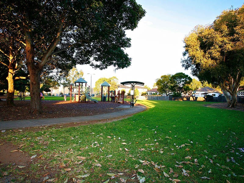 13 Beamish Road, Northmead NSW 2152