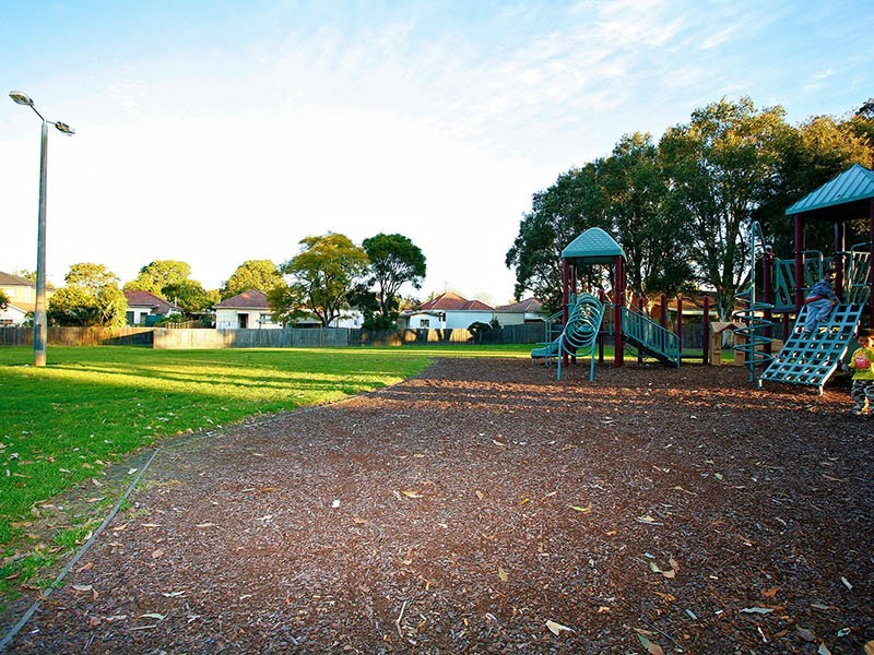 13 Beamish Road, Northmead NSW 2152