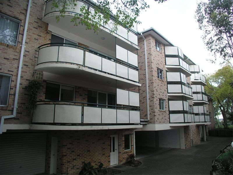 8/18  Thomas May Place, Westmead NSW 2145