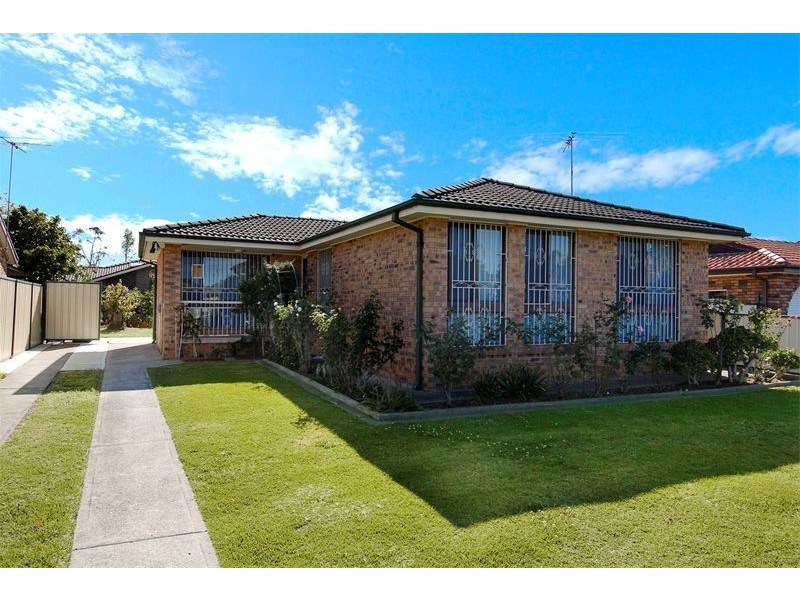 14  Ivanhoe Street, St Johns Park NSW 2176