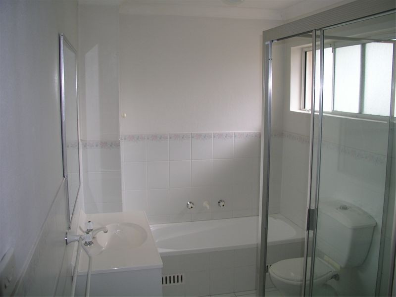 8/18  Thomas May Place, Westmead NSW 2145