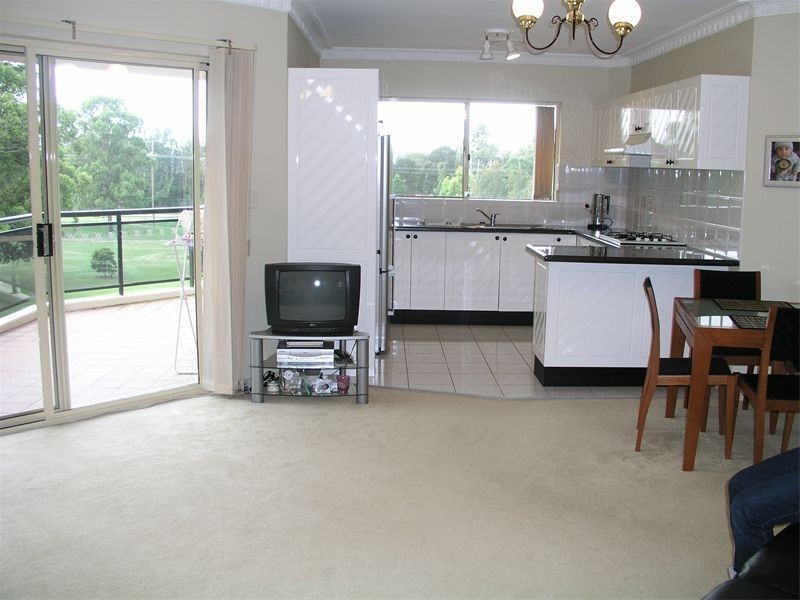 6/2-4  Oakes Street, Westmead NSW 2145