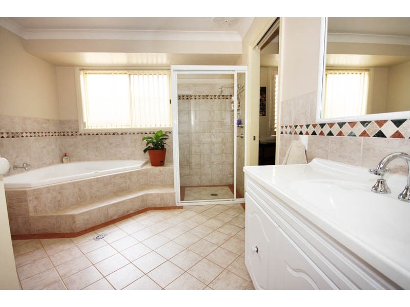 42 Jonas Absalom Drive, Port Macquarie NSW 2444