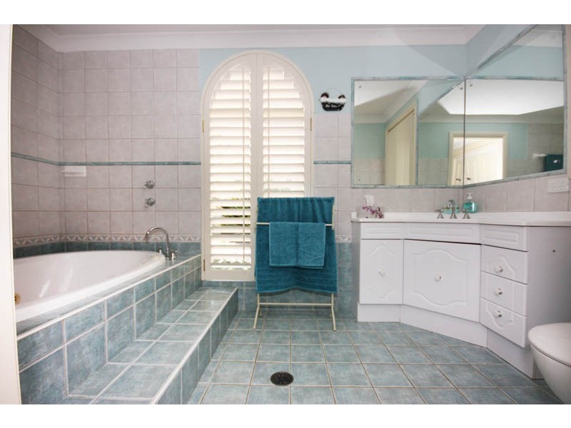 42 Jonas Absalom Drive, Port Macquarie NSW 2444