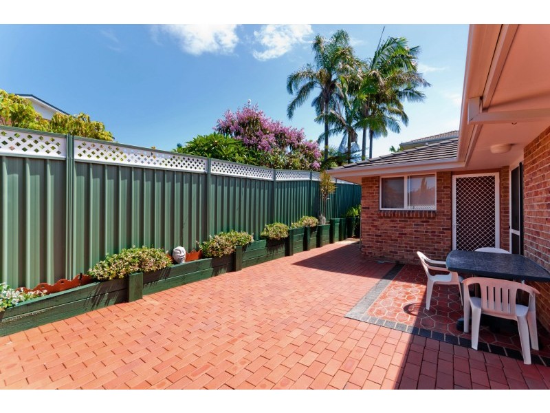2/5  Sunnyside Crescent, Port Macquarie NSW 2444
