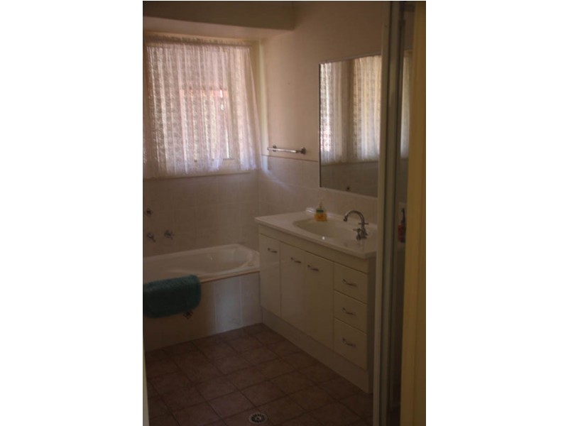 2/111 Lake Road, Port Macquarie NSW 2444