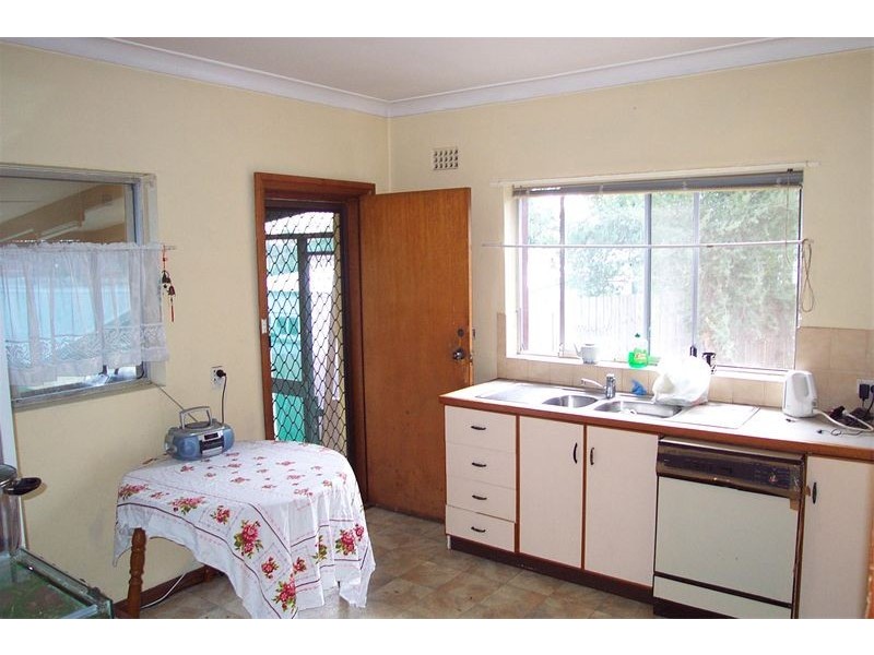 31  Trevelyan St, Botany NSW 2019