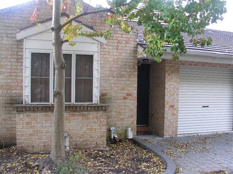 4/37 Binalong Road, Pendle Hill NSW 2145