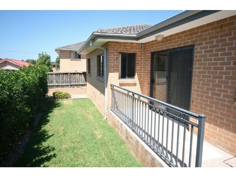 1/164B Targo Road, Girraween NSW 2145