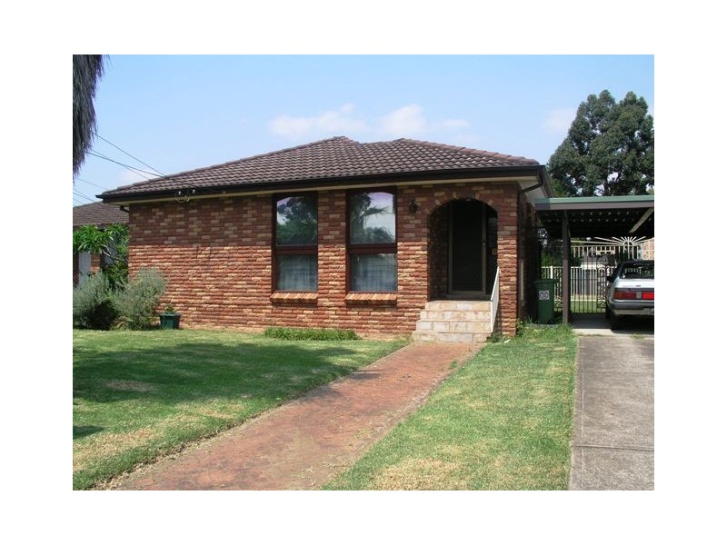 13 Tucks Road, Toongabbie NSW 2146