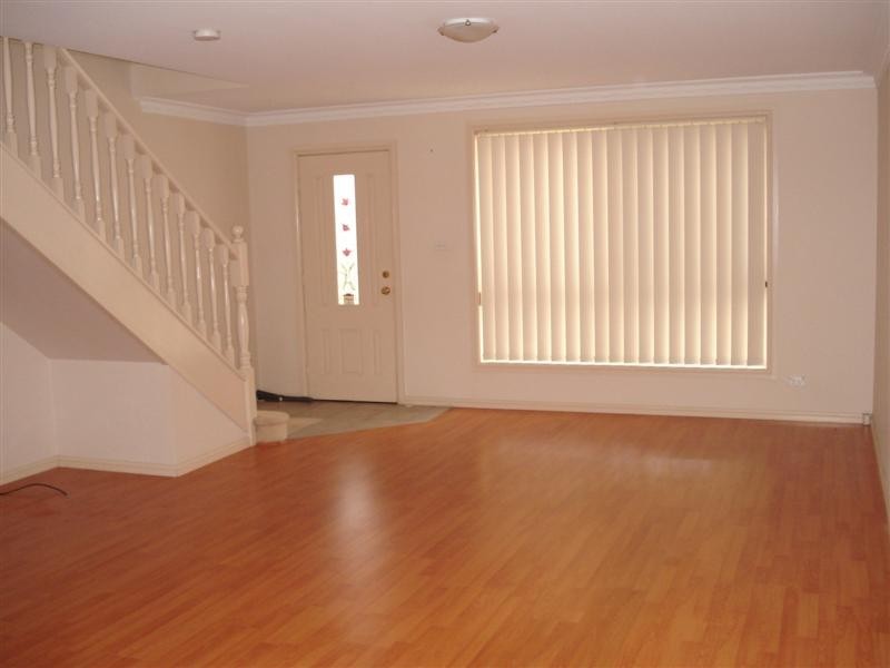 2/163 Targo Road, Girraween NSW 2145