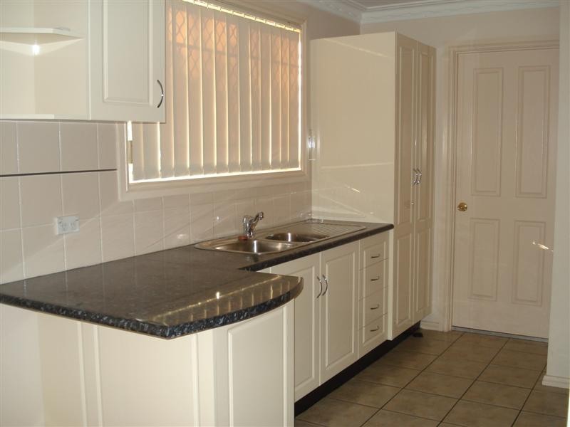 2/163 Targo Road, Girraween NSW 2145