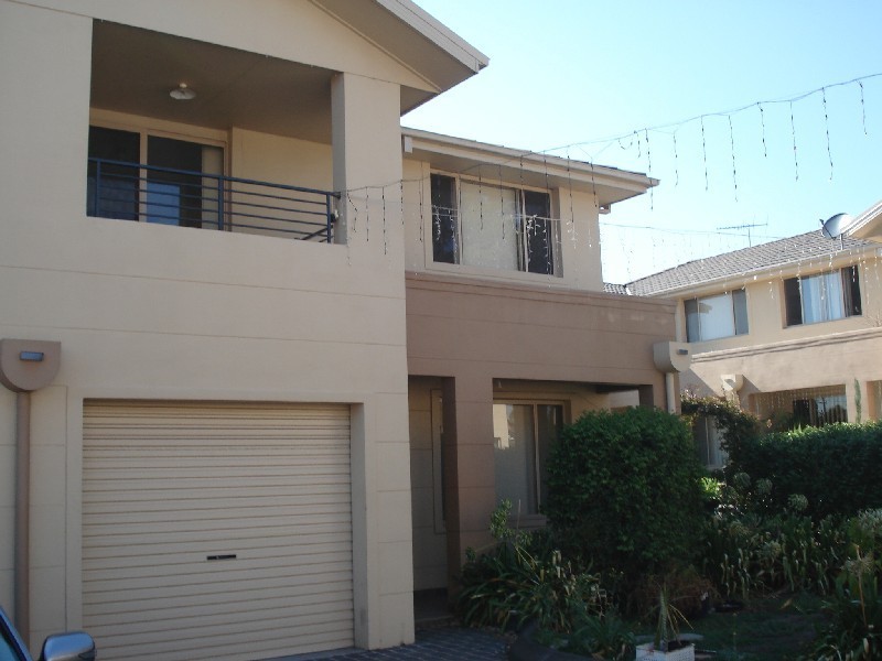 4/42b Graham Avenue, Casula NSW 2170