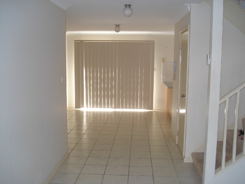 4/42b Graham Avenue, Casula NSW 2170