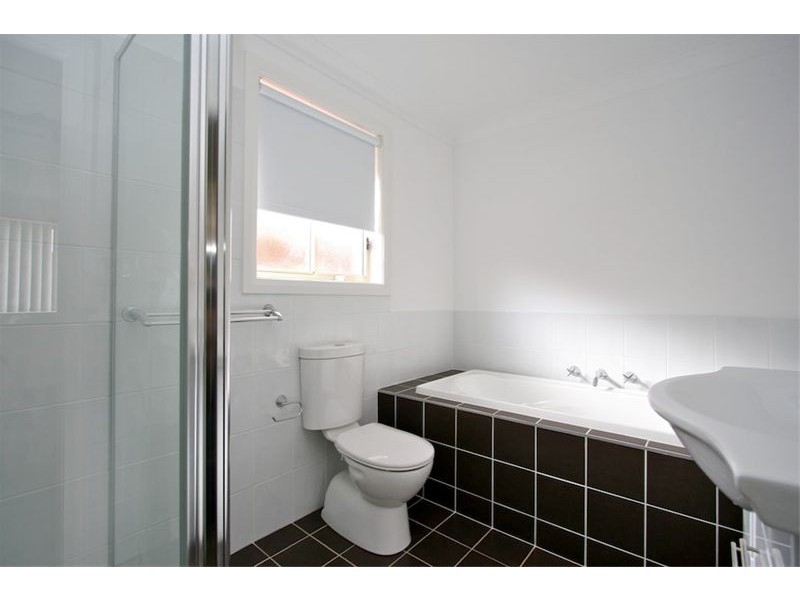 37 Wyena Road, Pendle Hill NSW 2145