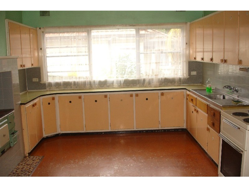 77 Metella Rd, Toongabbie NSW 2146