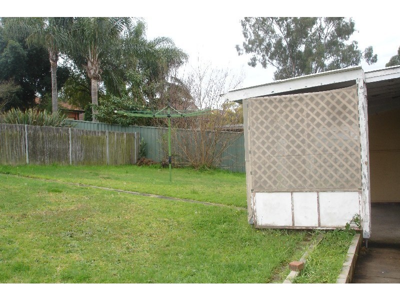 77 Metella Rd, Toongabbie NSW 2146