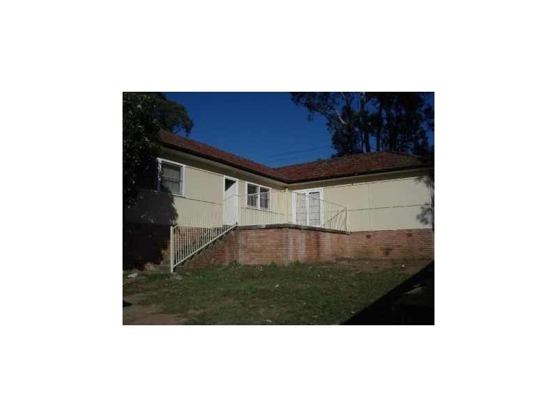 39 Lucretia Road, Toongabbie NSW 2146