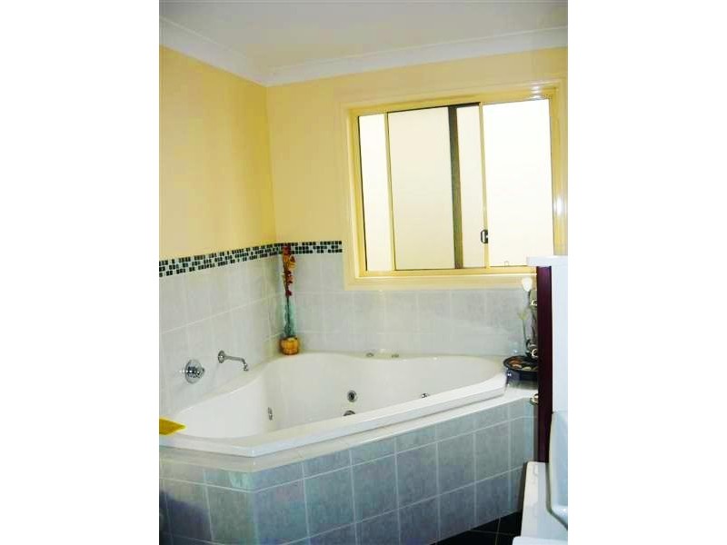 16 Bishop Avenue, Pemulwuy NSW 2145