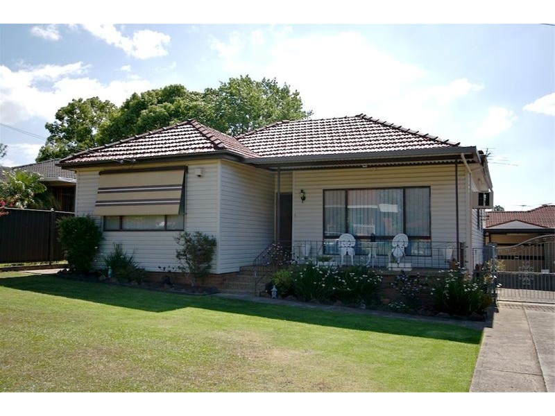 2 Boyne Avenue, Pendle Hill NSW 2145