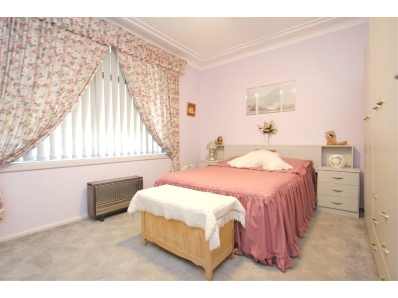 2 Boyne Avenue, Pendle Hill NSW 2145