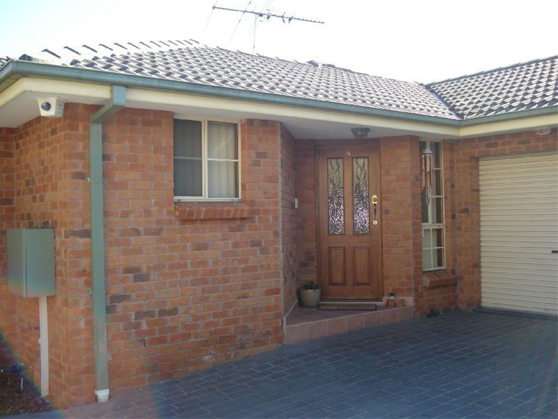 12 Pendle Way, Pendle Hill NSW 2145