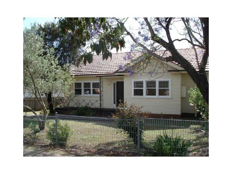 215  Targo Road, Toongabbie NSW 2146