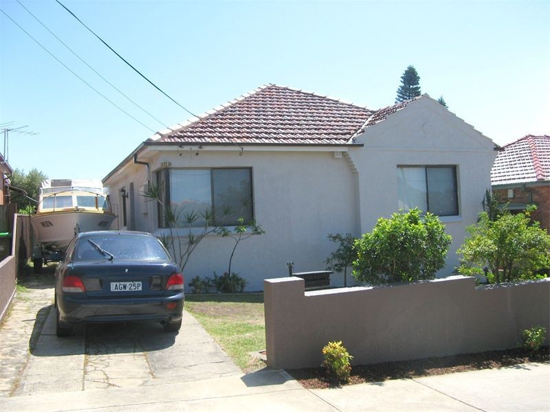 305 William St, Kingsgrove NSW 2208