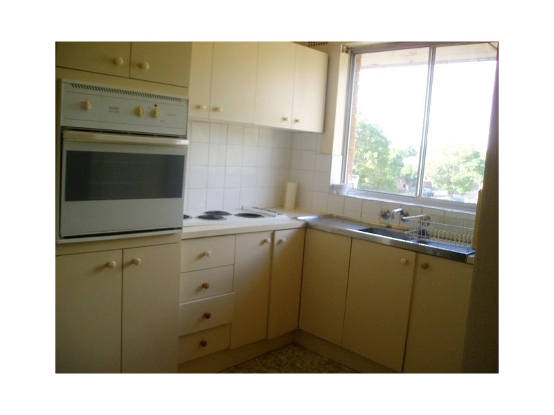 8/30 Third Avenue, Campsie NSW 2194