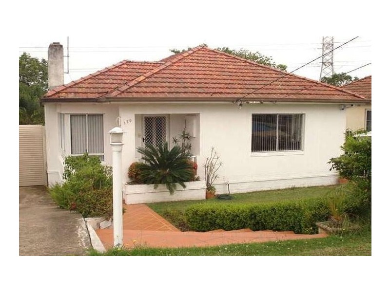 170 Hillcrest Avenue, Greenacre NSW 2190