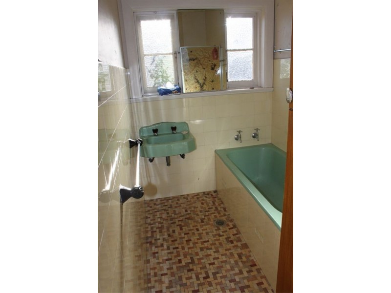 1 Lima Street, Greenacre NSW 2190