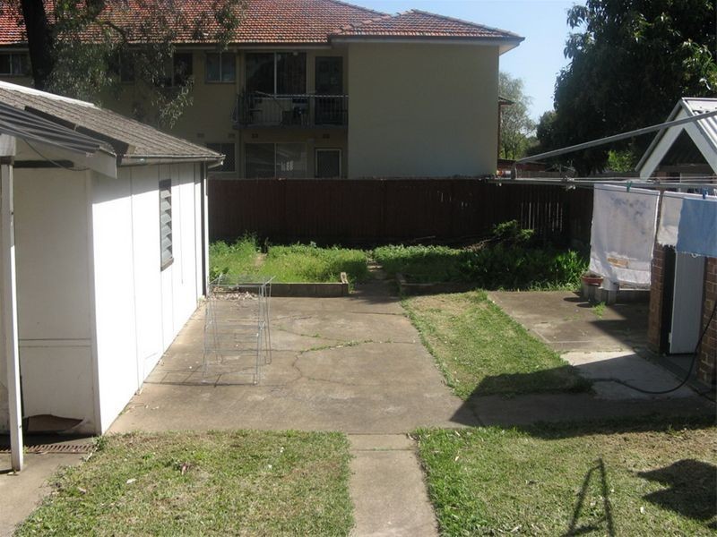 37 Ninth Avenue, Campsie NSW 2194