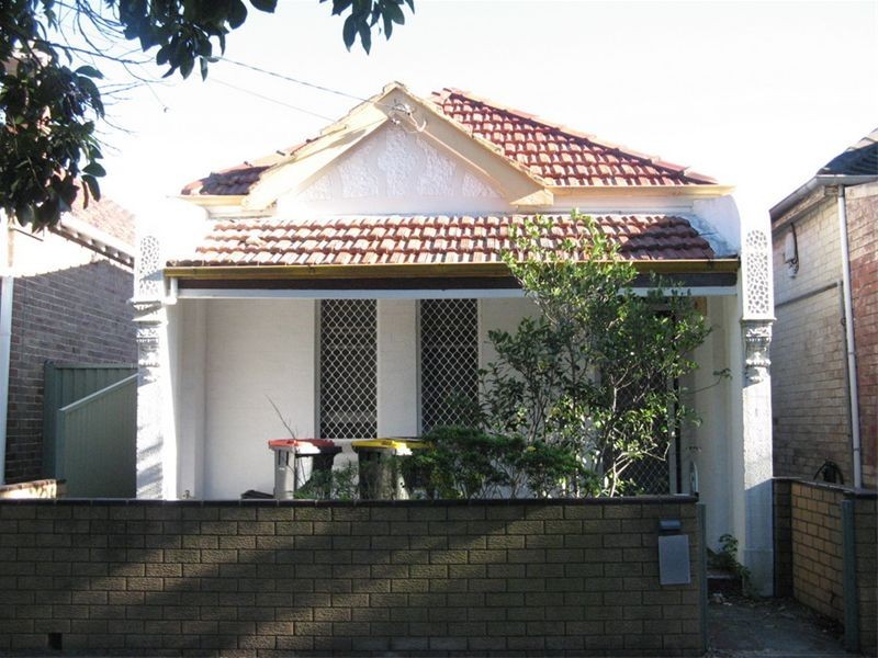 35 Frampton Ave, Marrickville NSW 2204