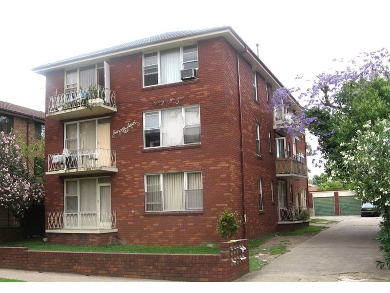 1/8 Fifth Ave, Campsie NSW 2194