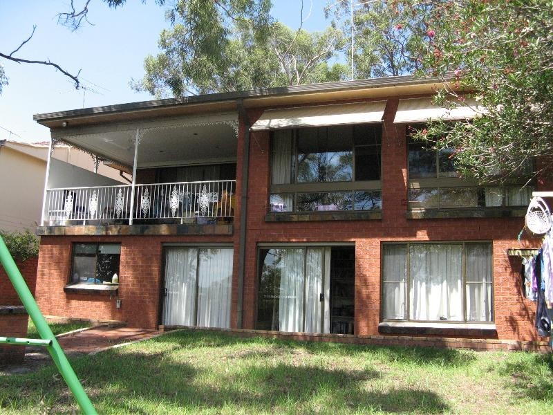 70 Renway Ave, Lugarno NSW 2210